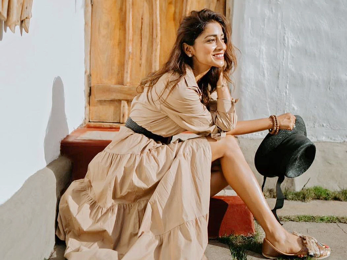 Heroine Shriya family vacation photos - Sakshi5