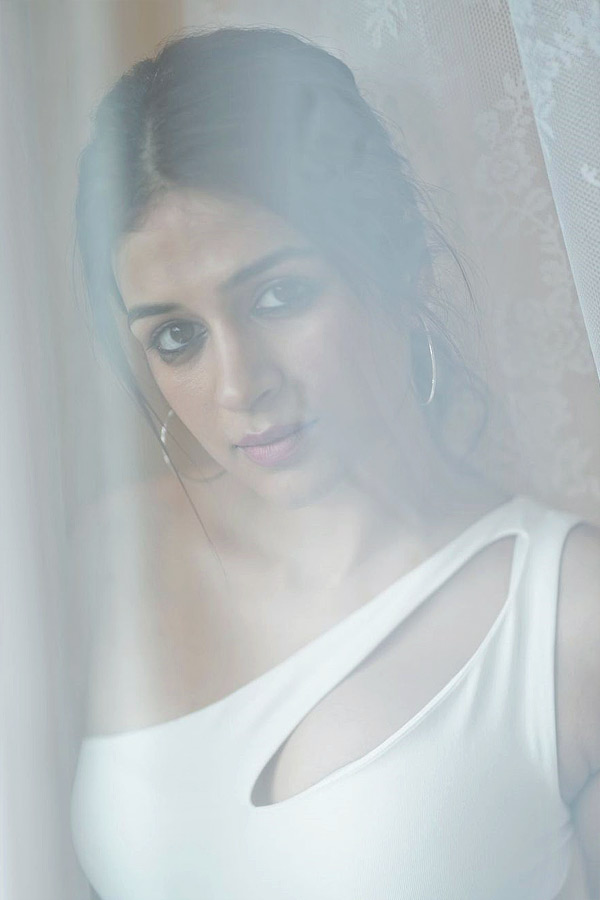 Shraddha Das Latest Stunning Photos - Sakshi5