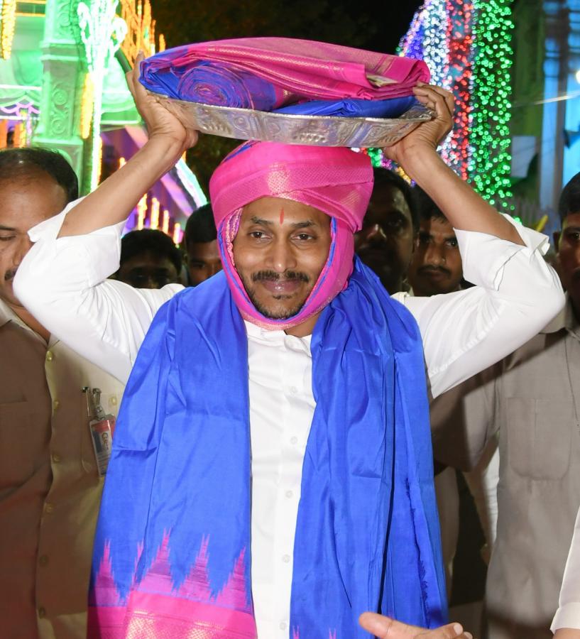 AP CM YS Jagan At Tirumala Brahmotsavam - Sakshi17