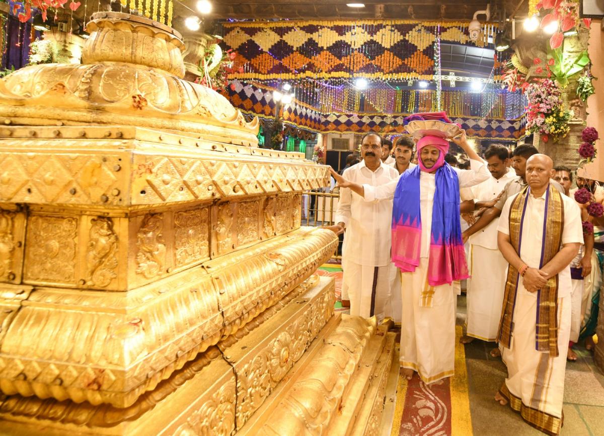 AP CM YS Jagan At Tirumala Brahmotsavam - Sakshi20