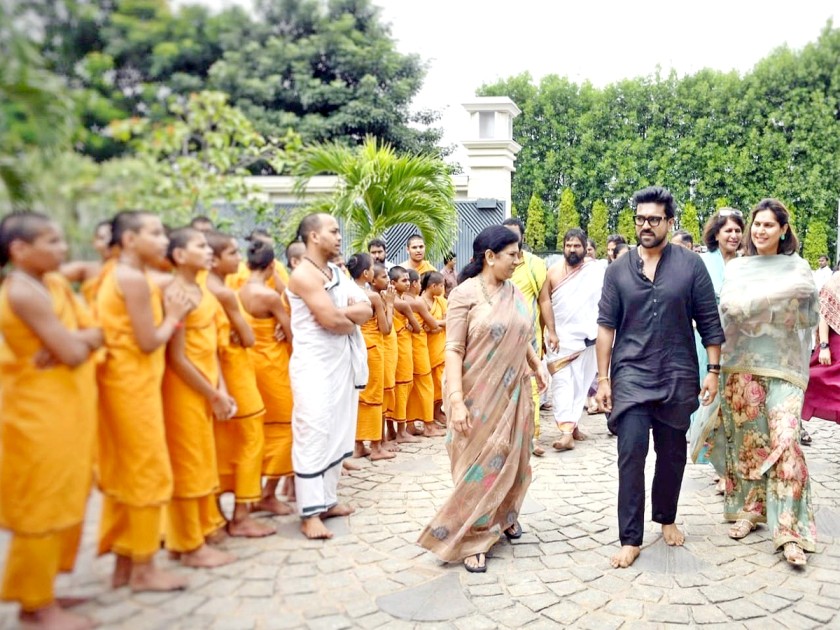 Megastar Family Celebrates Vinayaka Chavithi With Klin Kaara Photo Gallery - Sakshi4
