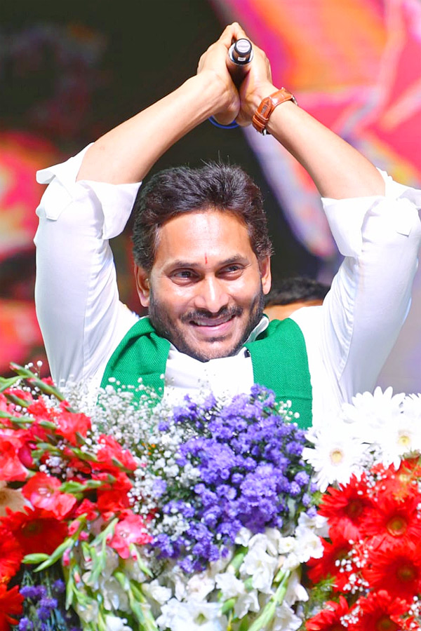 AP CM YS Jagan Inaugurates Irrigation ANd Drinking Water Facilities at Kurnool photos  - Sakshi11