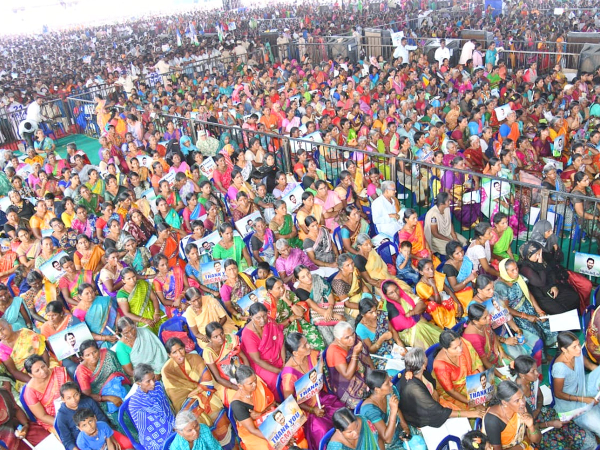 AP CM YS Jagan Inaugurates Irrigation ANd Drinking Water Facilities at Kurnool photos  - Sakshi5
