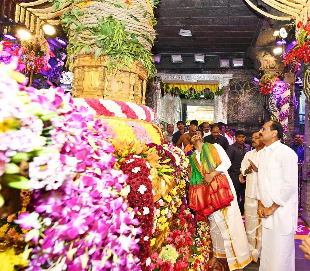 ap cm ys jagan visit in tirumala - Sakshi13