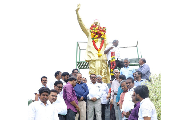 YSR Vardhanthi In Andhra pradesh PHotos - Sakshi14