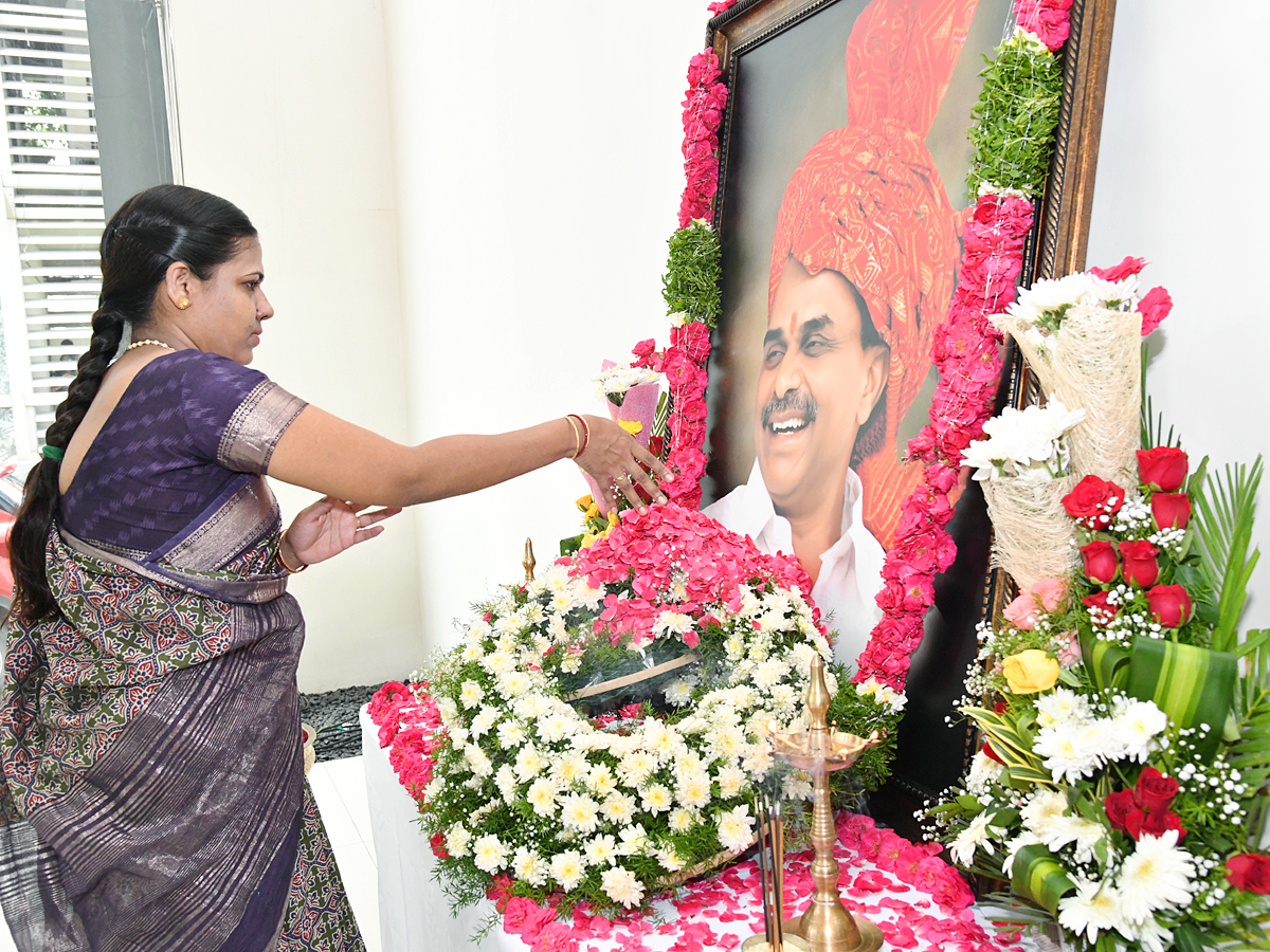YSR Vardhanthi Program In Sakshi Head Office Photos - Sakshi21