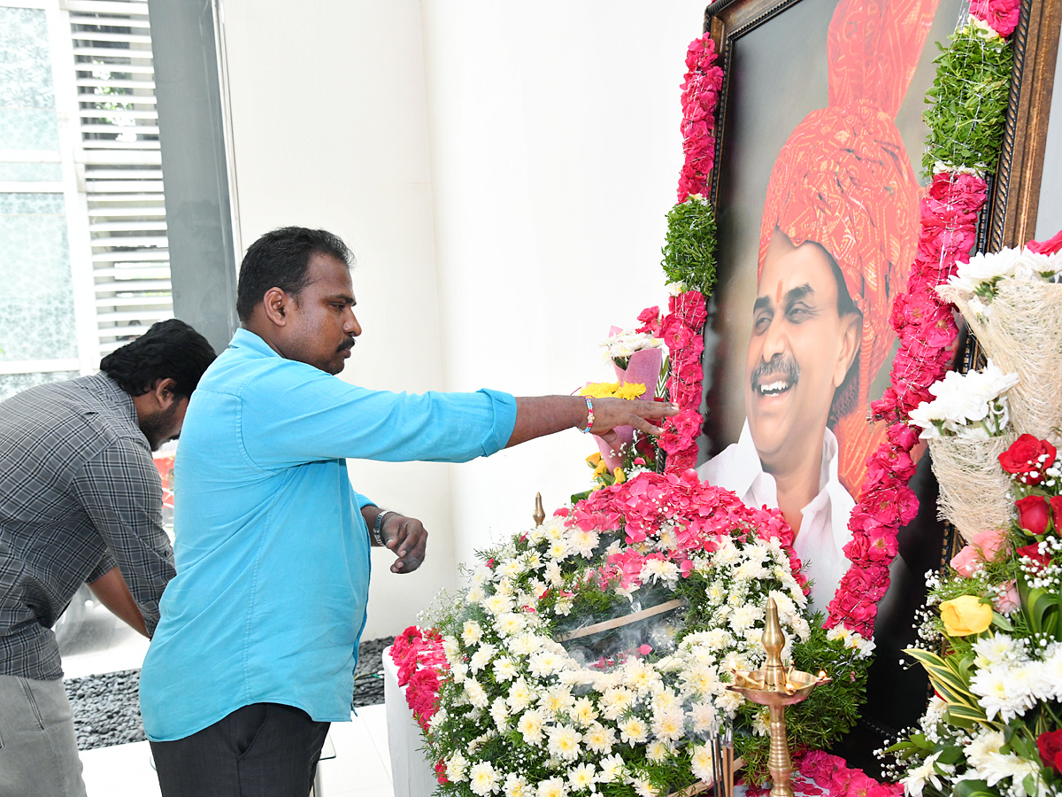 YSR Vardhanthi Program In Sakshi Head Office Photos - Sakshi24