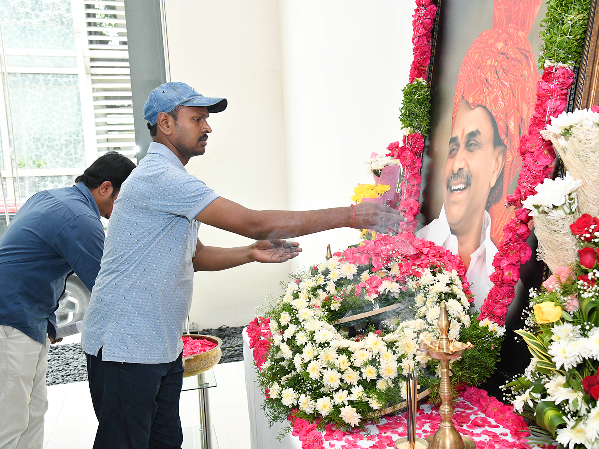 YSR Vardhanthi Program In Sakshi Head Office Photos - Sakshi26
