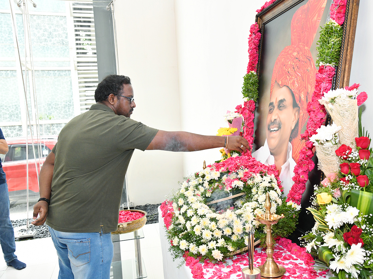 YSR Vardhanthi Program In Sakshi Head Office Photos - Sakshi31
