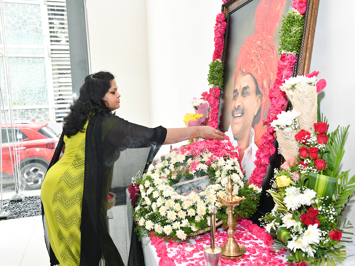 YSR Vardhanthi Program In Sakshi Head Office Photos - Sakshi36
