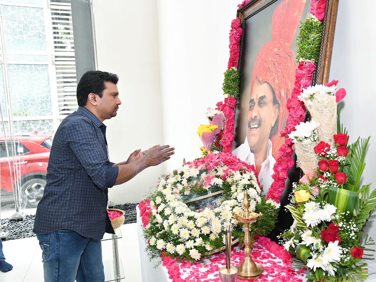 YSR Vardhanthi Program In Sakshi Head Office Photos - Sakshi37