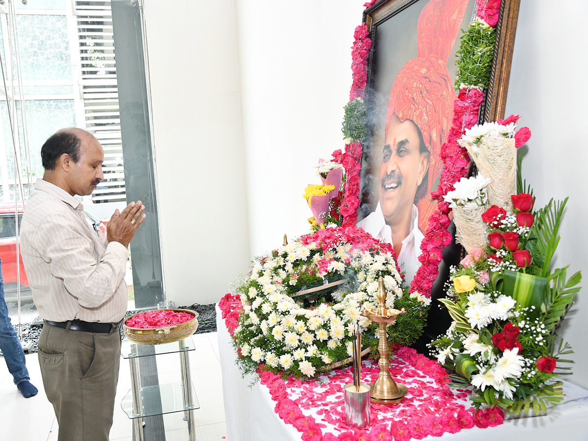 YSR Vardhanthi Program In Sakshi Head Office Photos - Sakshi38