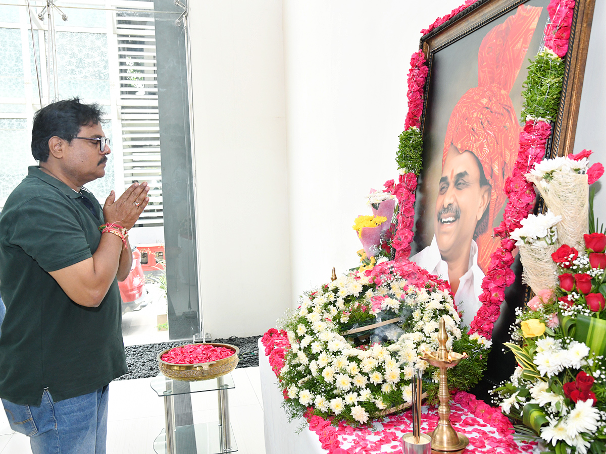 YSR Vardhanthi Program In Sakshi Head Office Photos - Sakshi40