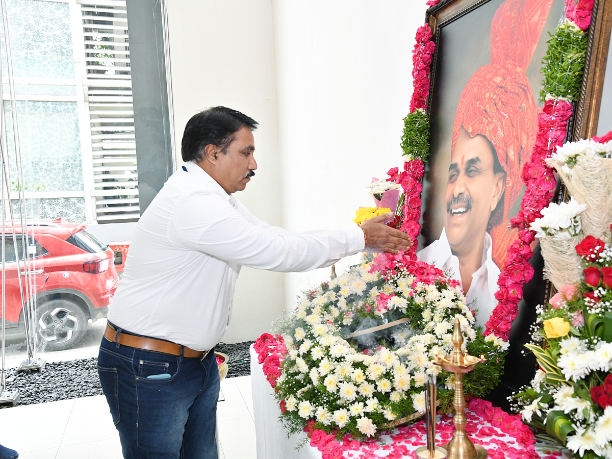 YSR Vardhanthi Program In Sakshi Head Office Photos - Sakshi43