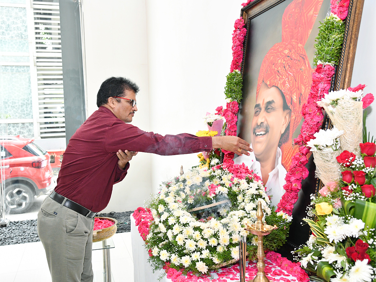 YSR Vardhanthi Program In Sakshi Head Office Photos - Sakshi44