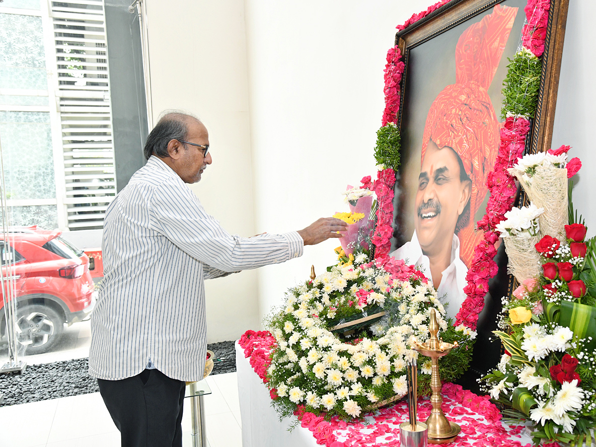 YSR Vardhanthi Program In Sakshi Head Office Photos - Sakshi46