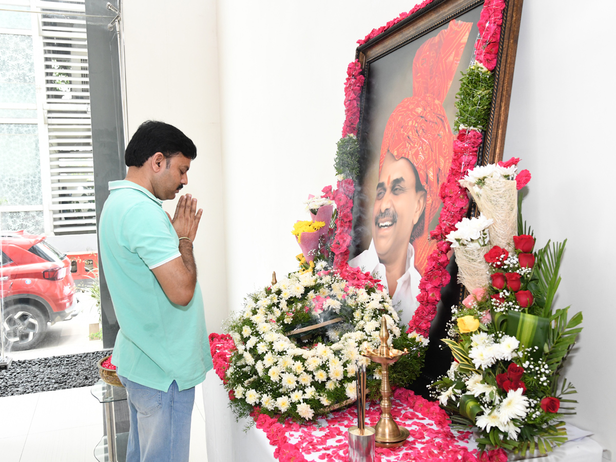 YSR Vardhanthi Program In Sakshi Head Office Photos - Sakshi14