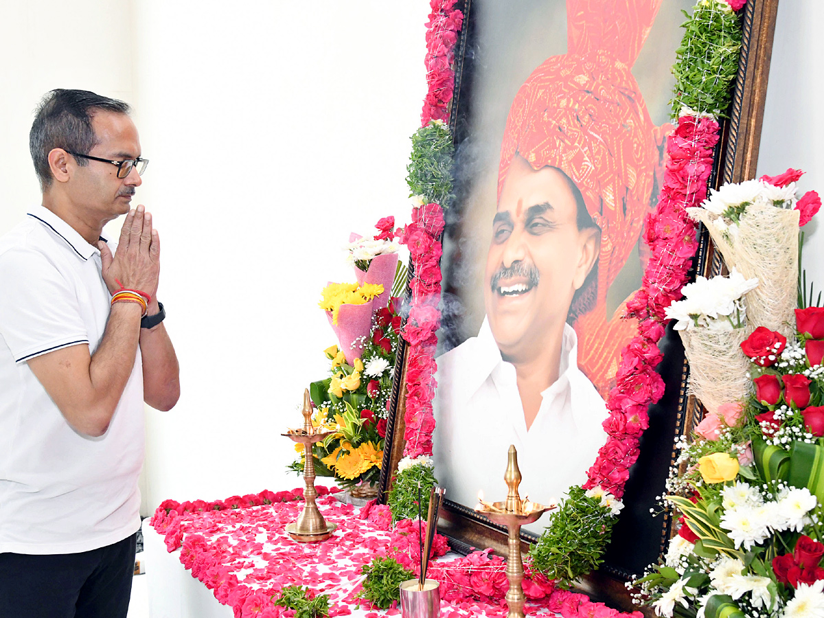 YSR Vardhanthi Program In Sakshi Head Office Photos - Sakshi4