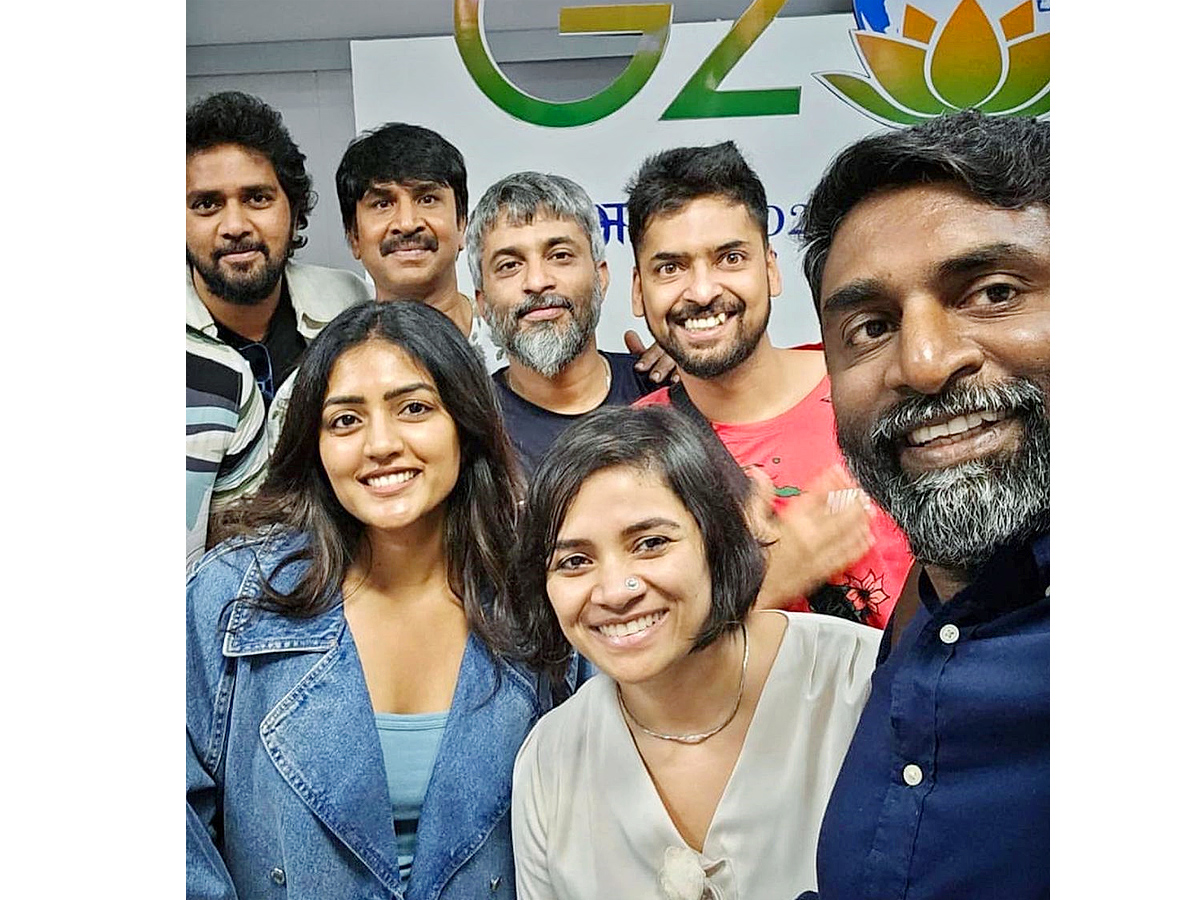 Adivi Seshs Enjoying with industry friends and colleagues in Dubai Photos - Sakshi2