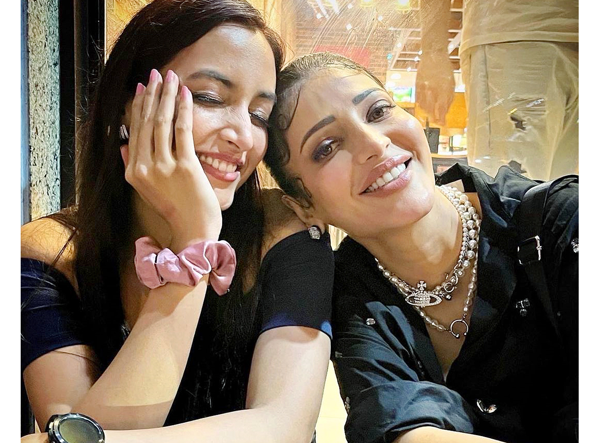 Adivi Seshs Enjoying with industry friends and colleagues in Dubai Photos - Sakshi3