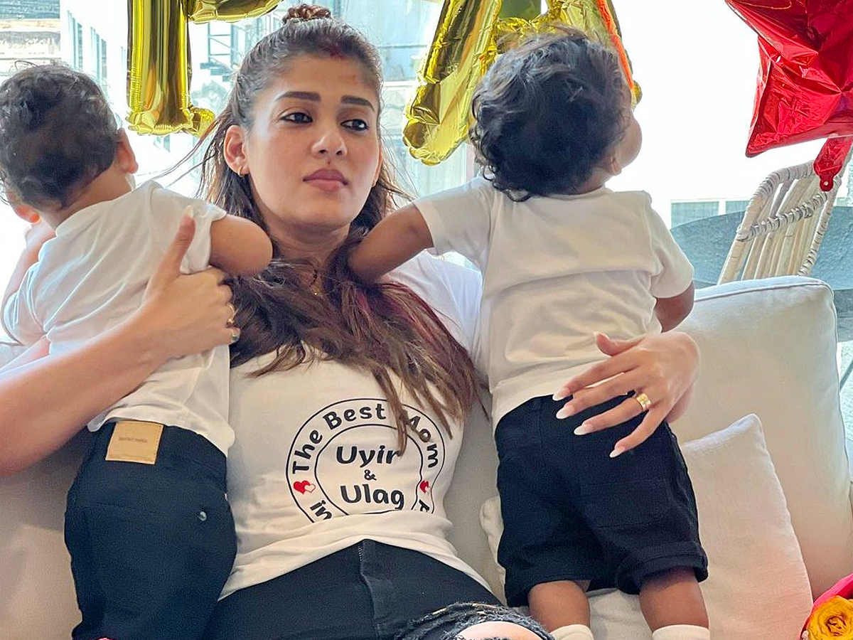 Nayanthara hosts husband Vigneshs birthday bash PHotos - Sakshi2