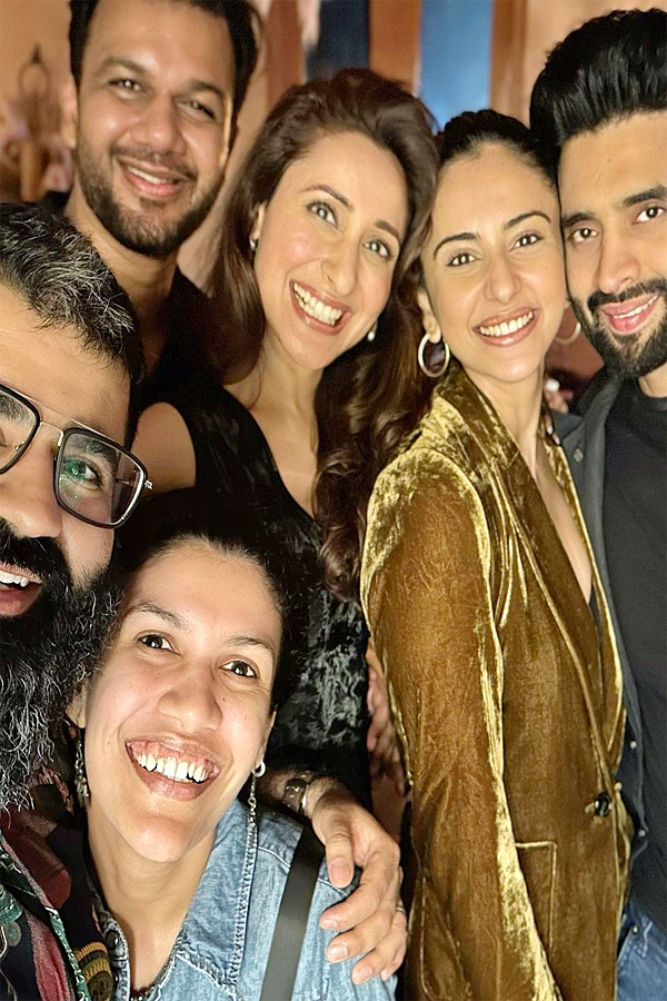 Pragya Jaiswal rocks with Rakul Preet Singh in a Birthday party Photos - Sakshi4