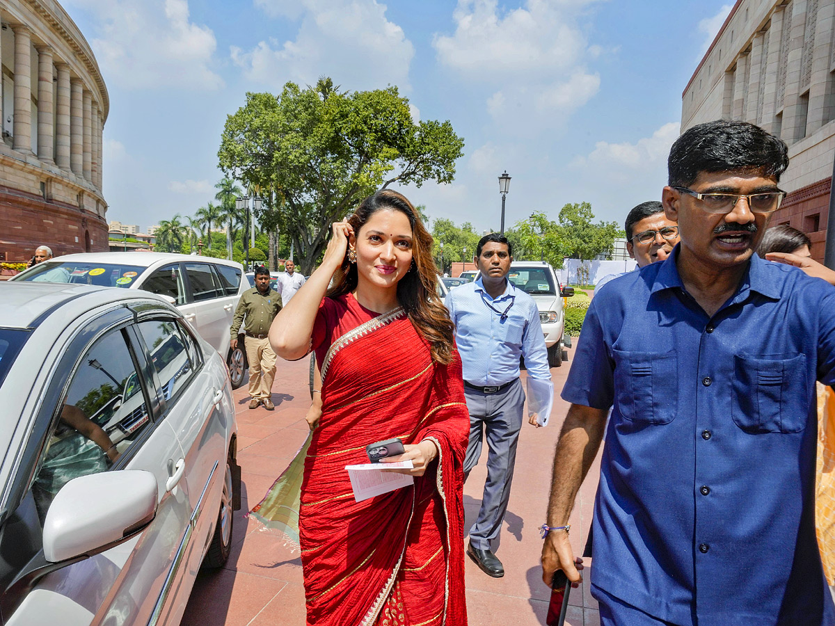 Tamannaah Bhatia visits new Parliament praises Womens Reservation Bill Photos - Sakshi12