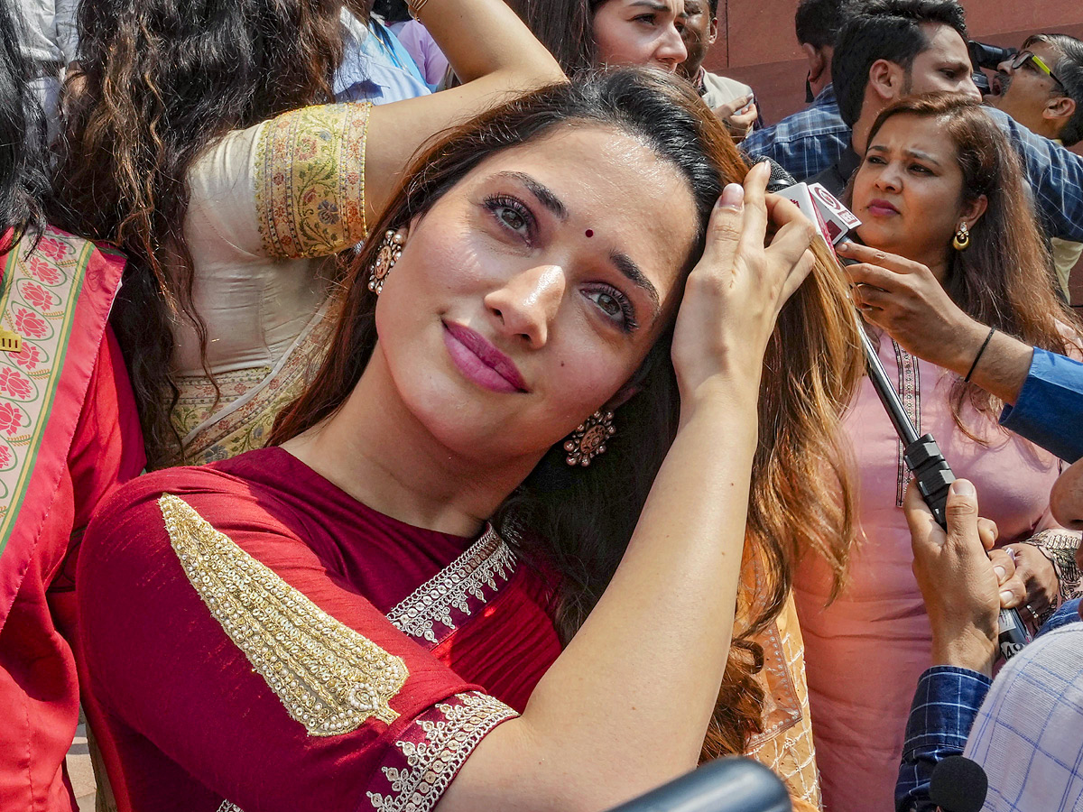 Tamannaah Bhatia visits new Parliament praises Womens Reservation Bill Photos - Sakshi6