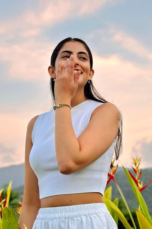 Amitabh Bachchans granddaughter Navya Nanda Latest Photos - Sakshi11