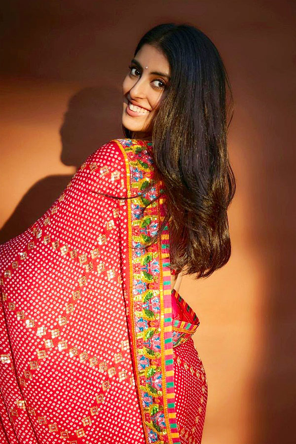 Amitabh Bachchans granddaughter Navya Nanda Latest Photos - Sakshi12