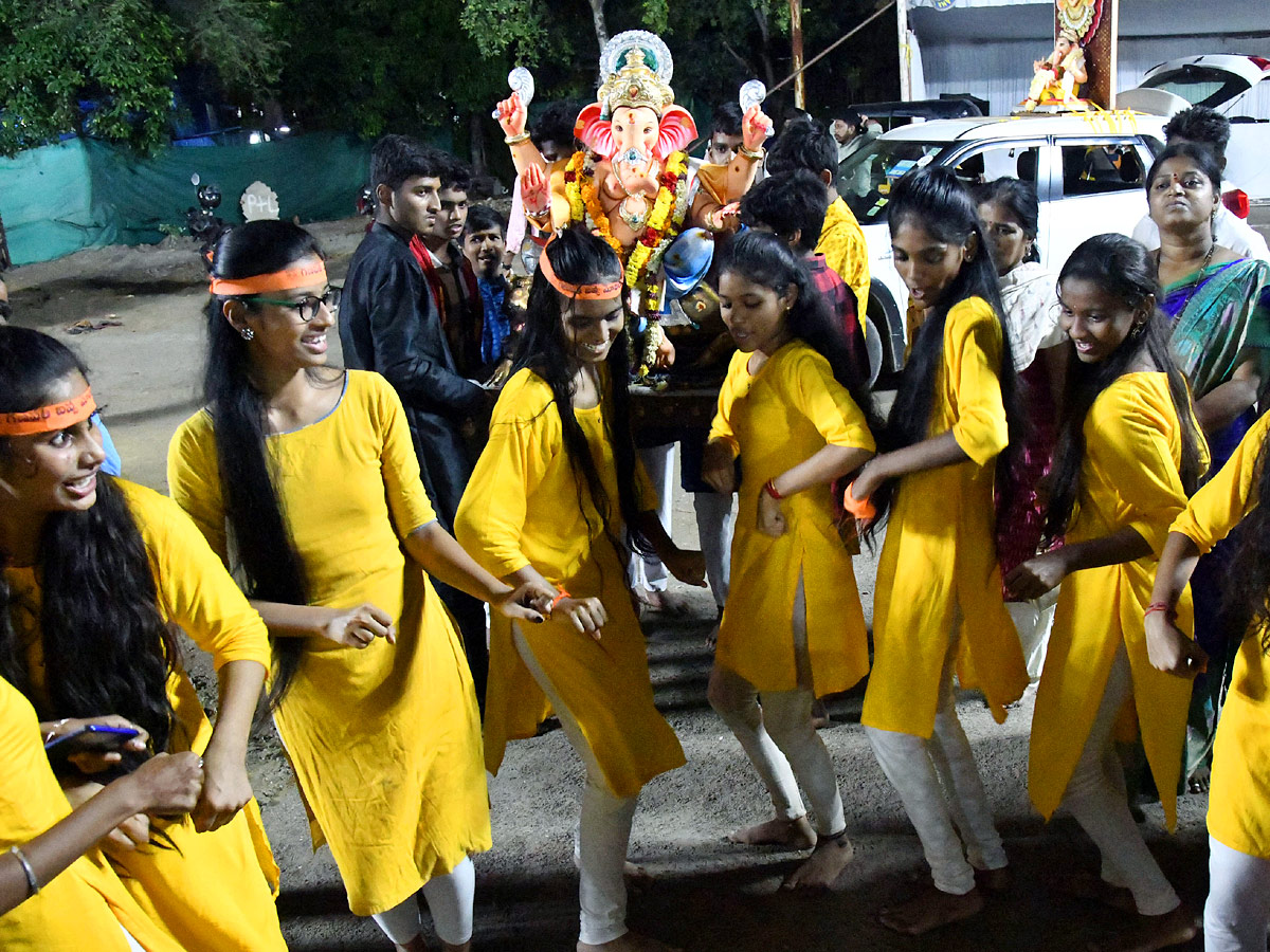  fifth Day Ganesh Nimajjanam Photos - Sakshi3