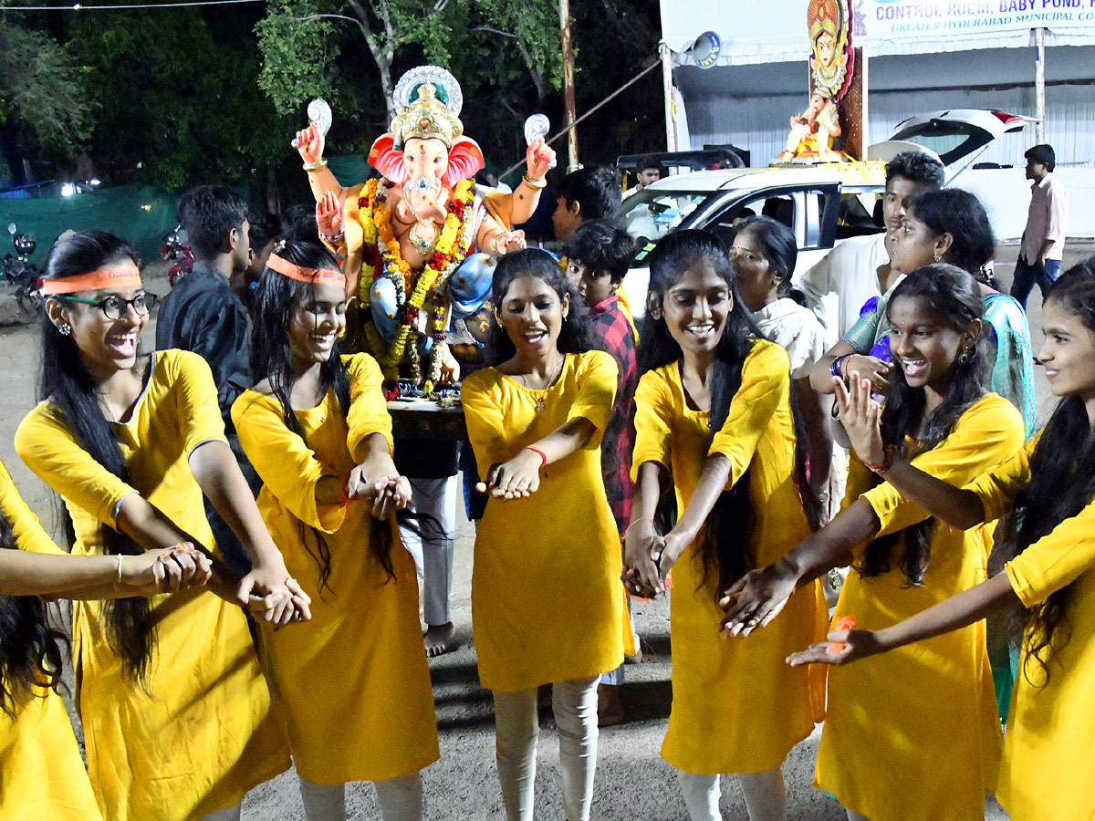  fifth Day Ganesh Nimajjanam Photos - Sakshi4