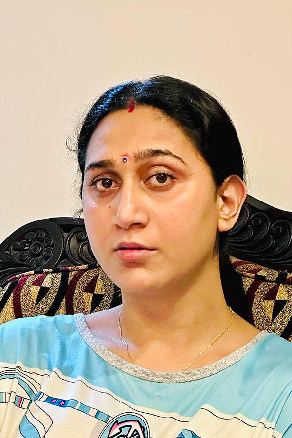 Transgender actress anjali ameer latest Photos - Sakshi15