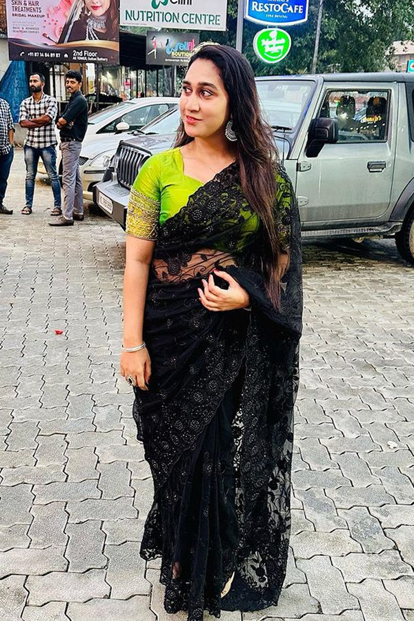 Transgender actress anjali ameer latest Photos - Sakshi17