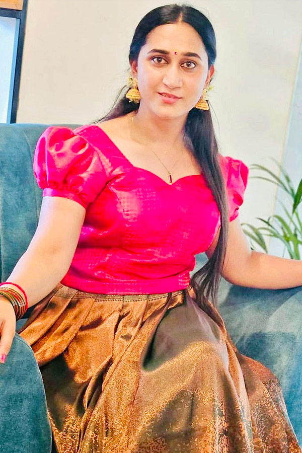 Transgender actress anjali ameer latest Photos - Sakshi4