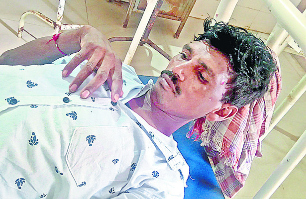 ప్రమాదంలో గాయపడ్డ శ్రీవాణి, రంగారావు
4