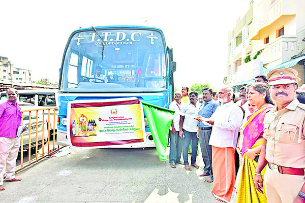 ఆధ్యాత్మిక యాత్రను ప్రారంభిస్తున్న మంత్రి శేఖర్‌బాబు  2