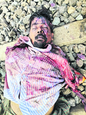 ట్రాక్పై మృతదేహం
1