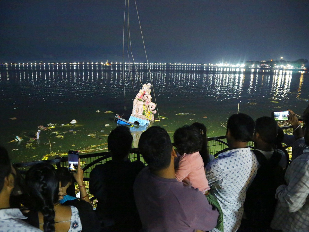 Ganesh Nimajjanam at Hussain Sagar Photos - Sakshi5