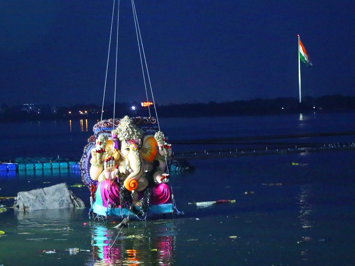 Ganesh Nimajjanam at Hussain Sagar Photos - Sakshi1