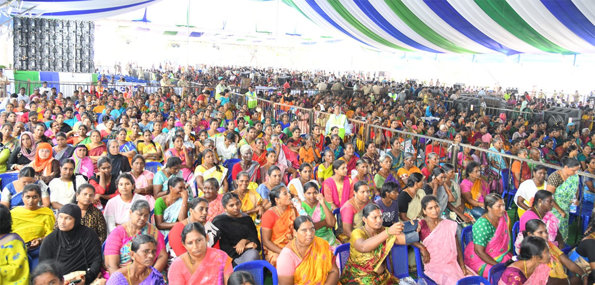 YSR Vahana Mitra Scheme 2023: YS Jagan Vijayawada Public Meeting Photos - Sakshi4