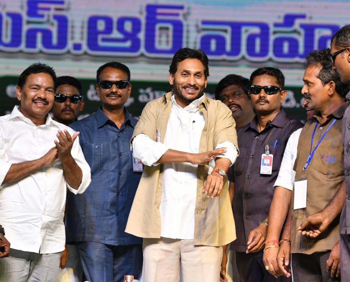 YSR Vahana Mitra Scheme: CM YS Jagan At YSR Vahana Mitra Photos - Sakshi1