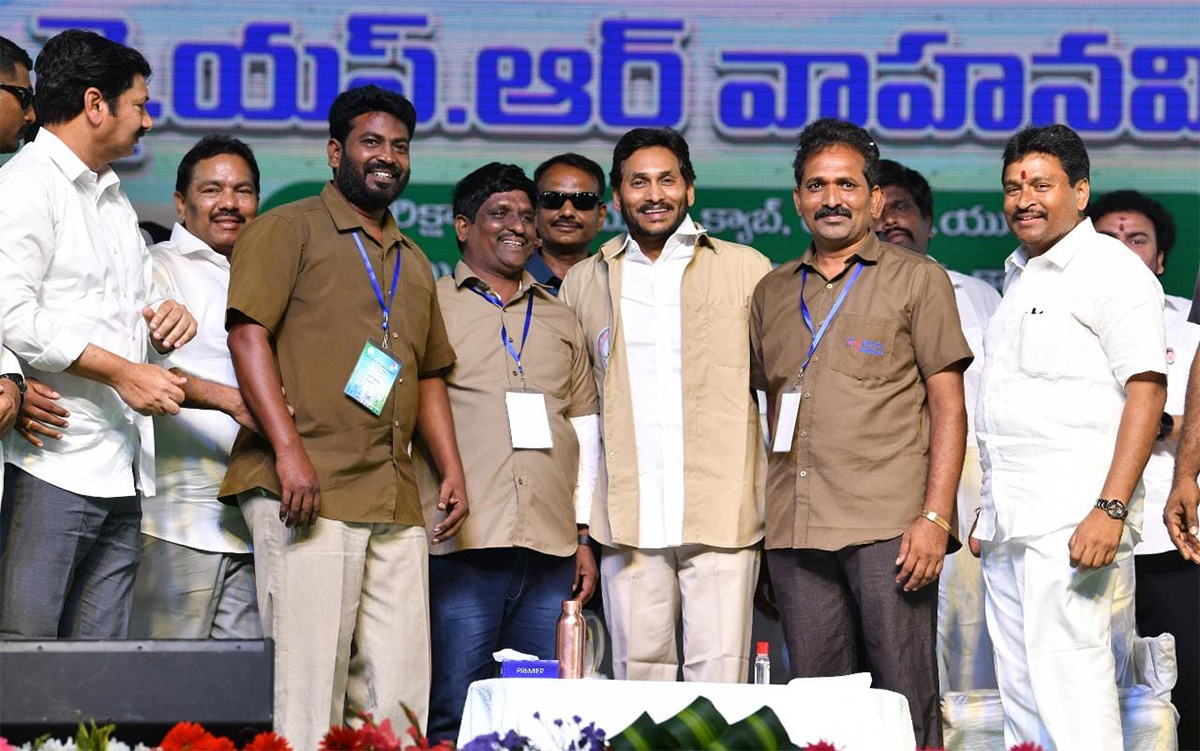 YSR Vahana Mitra Scheme: CM YS Jagan At YSR Vahana Mitra Photos - Sakshi18