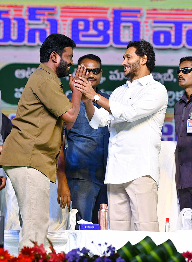 YSR Vahana Mitra Scheme: CM YS Jagan At YSR Vahana Mitra Photos - Sakshi19