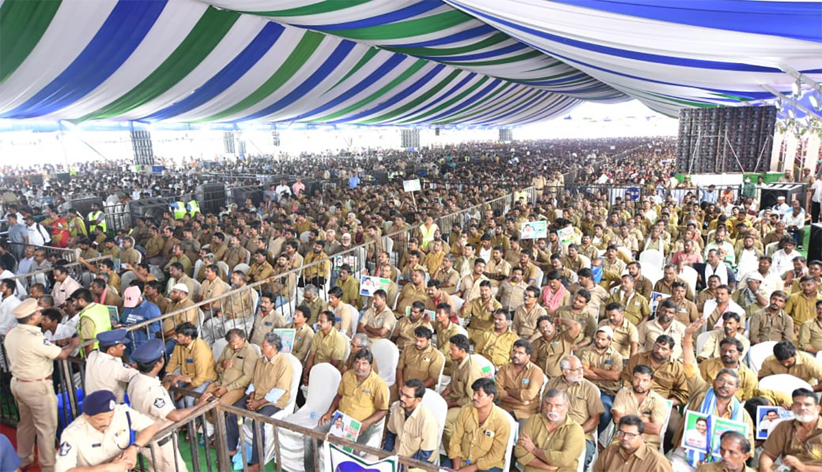 YSR Vahana Mitra Scheme: CM YS Jagan At YSR Vahana Mitra Photos - Sakshi21