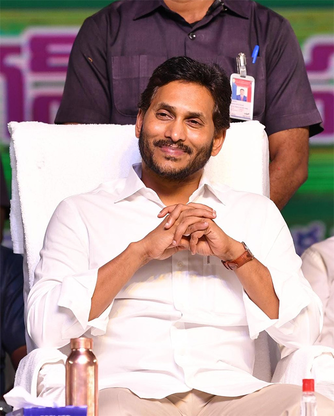 YSR Vahana Mitra Scheme: CM YS Jagan At YSR Vahana Mitra Photos - Sakshi25
