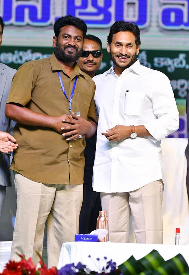 YSR Vahana Mitra Scheme: CM YS Jagan At YSR Vahana Mitra Photos - Sakshi26