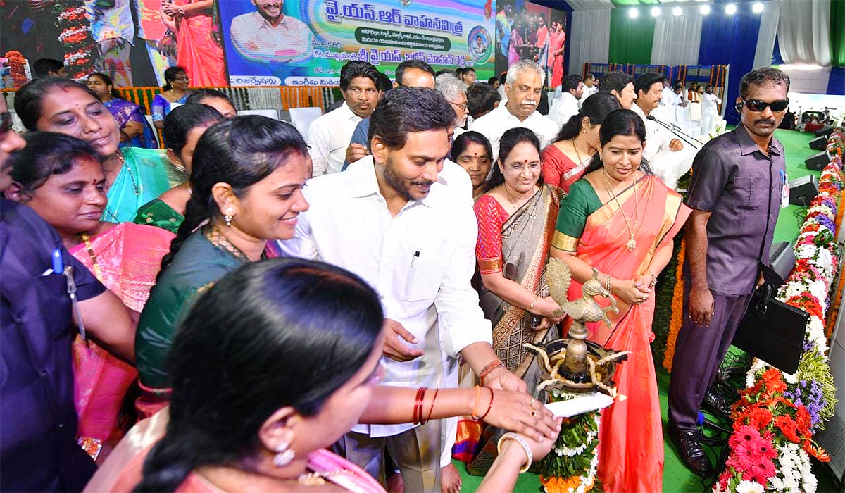 YSR Vahana Mitra Scheme: CM YS Jagan At YSR Vahana Mitra Photos - Sakshi4