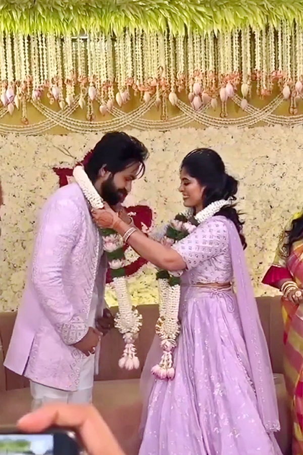 Bigg Boss Manus engagement PHotos - Sakshi5