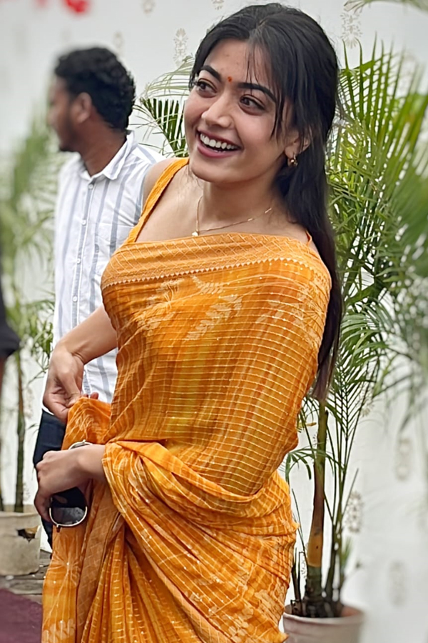 Rashmika Mandanna Attends Her Assistant Wedding Photos - Sakshi9